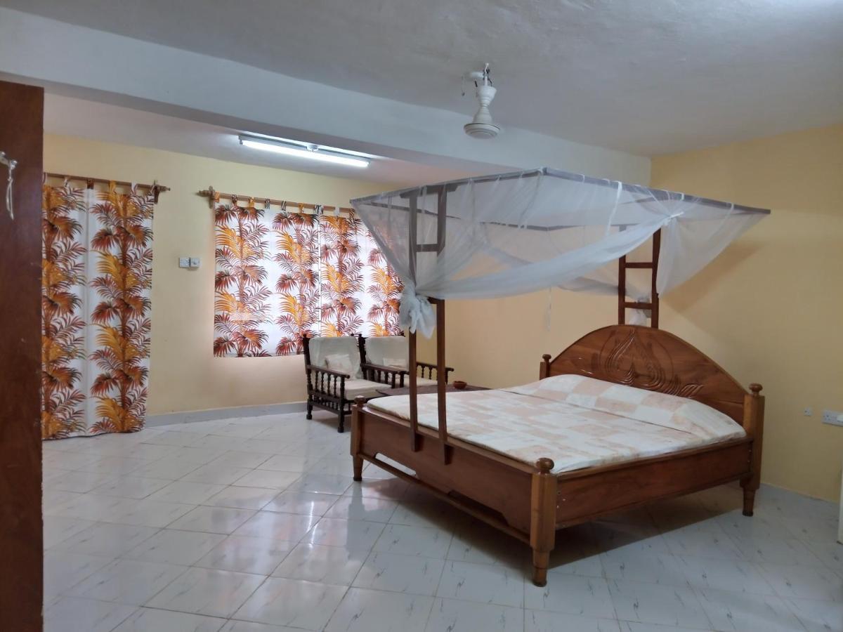 Armaan Guest House Diani Beach Kültér fotó