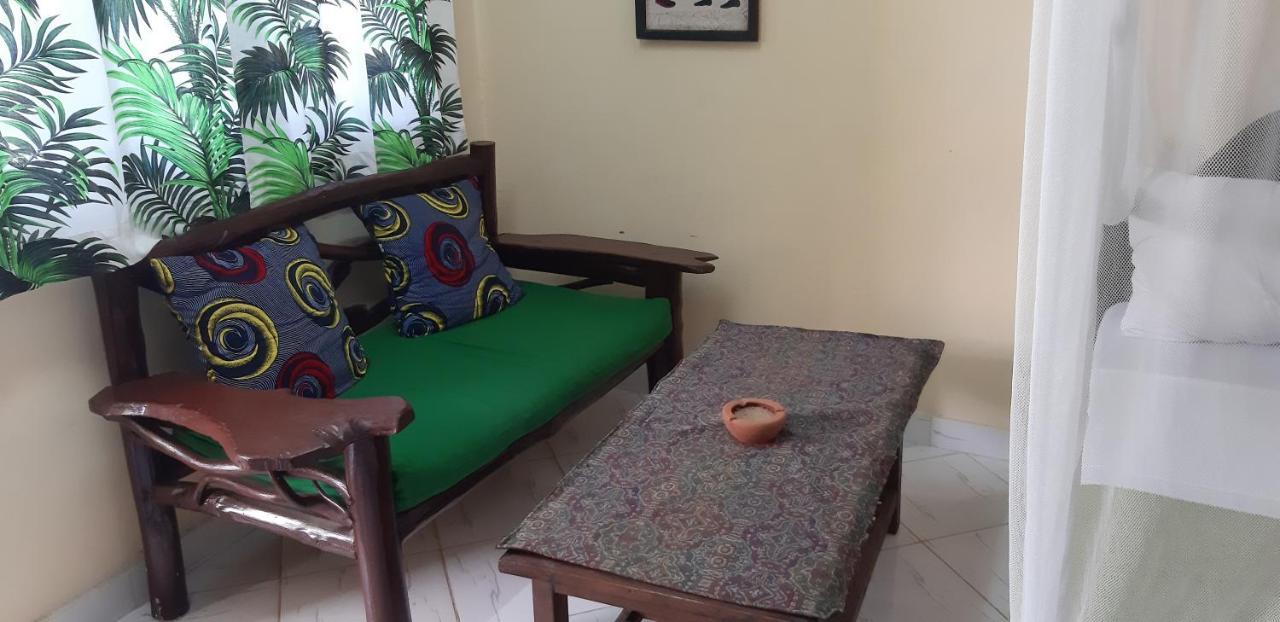 Armaan Guest House Diani Beach Kültér fotó