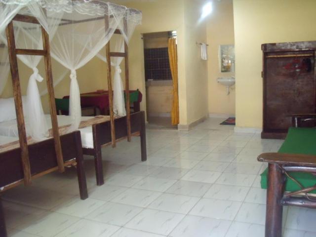 Armaan Guest House Diani Beach Kültér fotó